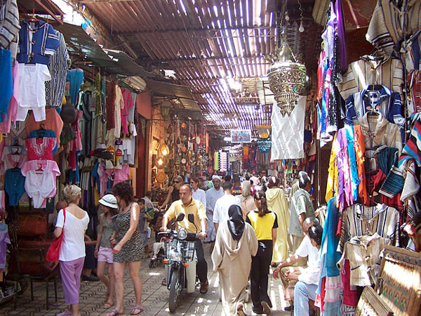 Heerlijk licht in de soeks van Marrakech op reis door Marokko